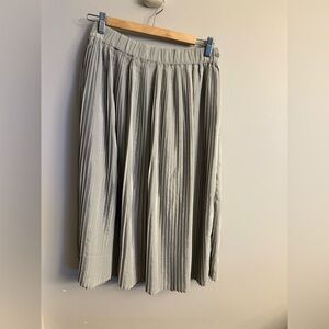 Roxy Gray Pleated Skirt Elastic Waist Midi Skirt Size XS